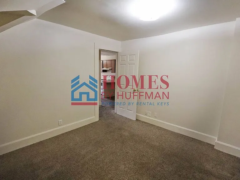 110 East Powell Avenue — Photo 7