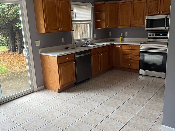 3rd image of 20097 Willow Ln #8