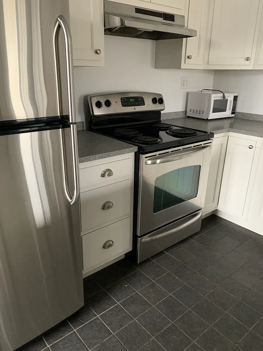 Building Photo - 407 E 4th St #3