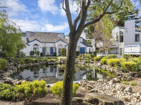 248 Walker Dr APT 4, Mountain View, CA 94043