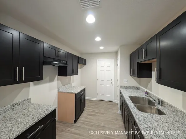 1501 W 45th St, Jacksonville, FL 32208