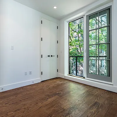 Rented by Nooklyn NYC LLC | media 51