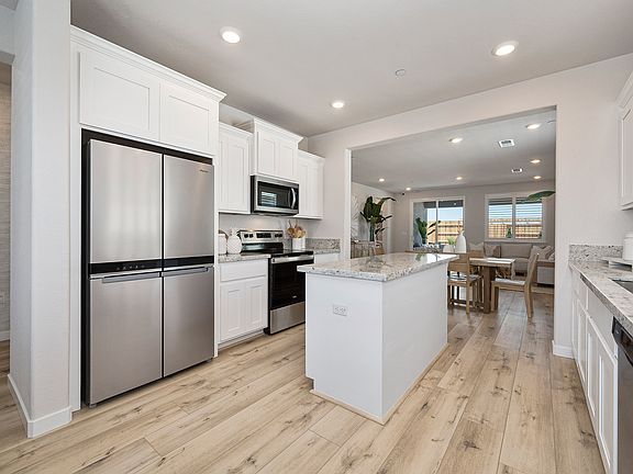 3rd image of 5049 Rialto Dr