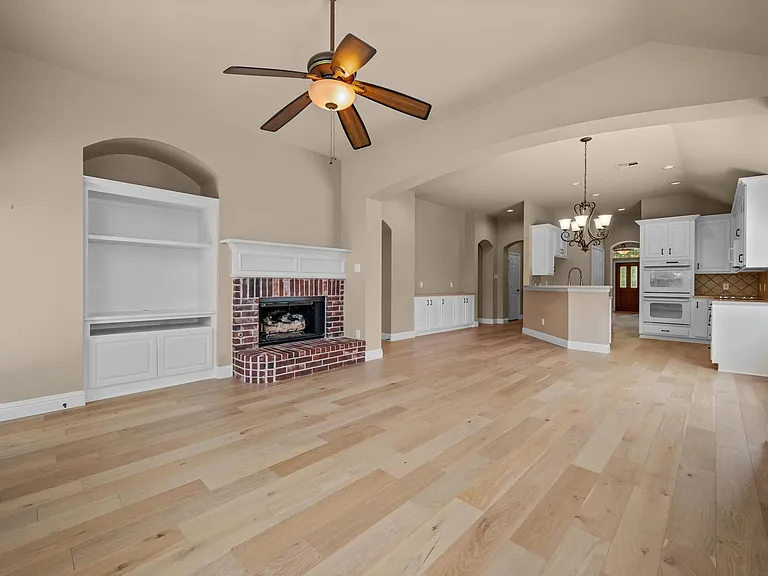 4617 Kingsway Ln — Photo 29