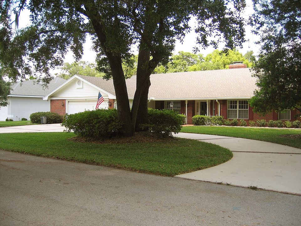 Front view of home
