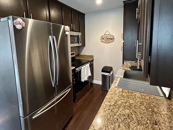 2nd image of 3454 Castle Glen Dr #138-1