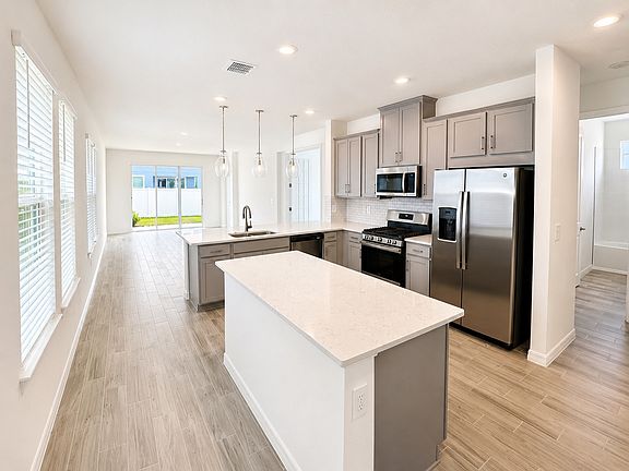 5th image of 994 Teal Creek Dr