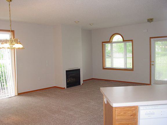 3rd image of 1220 Crystal Pl E