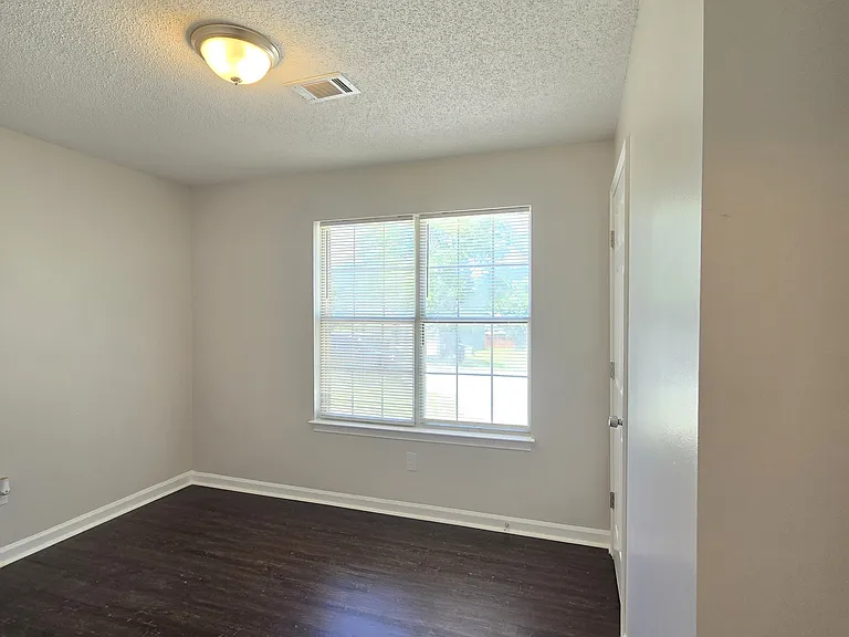 1504 Cain Ct N — Photo 15