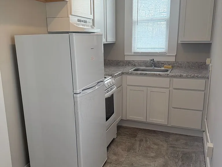 667 Chestnut St #3 — Photo 3