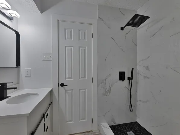 6825 Balalaika Rd, Dallas, TX 75241