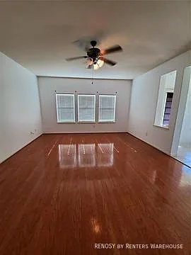 Beautiful 5 bed/3 bath Home in Tomball Available Now! — Photo 2