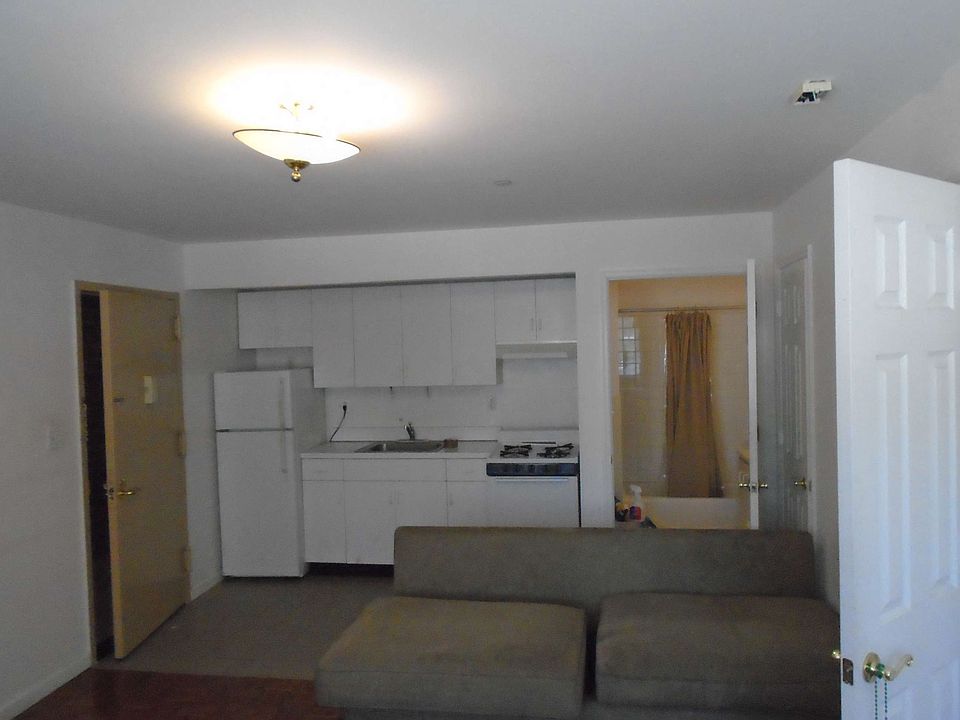 1st image of 3115 30th St APT 1F