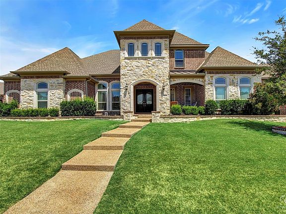 3rd image of 1921 Cypress Lake Ln