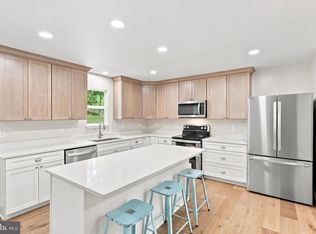 448 Cedar Ln, Bluemont, VA 20135
