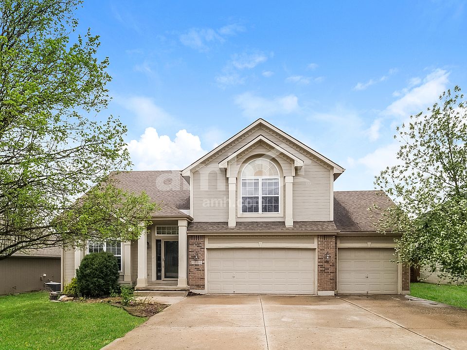 1st image of 1516 SE Dalton Dr