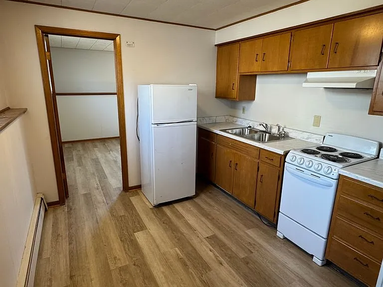 620 W Center St — Photo 2