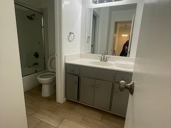 4th image of 339 Lester Ave APT 4