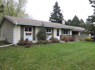 S78W33024 Sugden Rd, Mukwonago, WI 53149