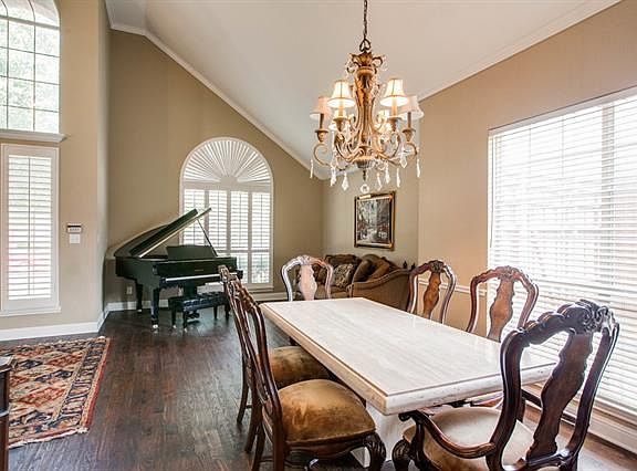 5th image of 413 Fairlands Cir
