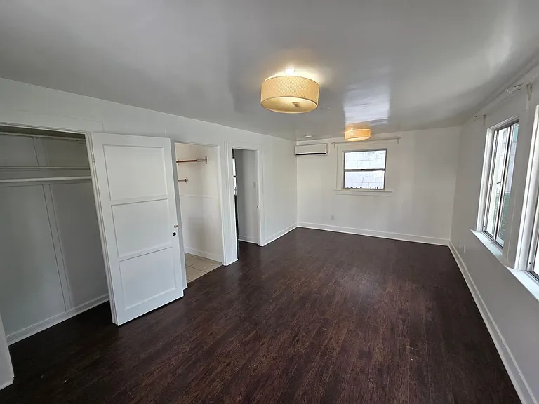 4628 York Blvd — Photo 2