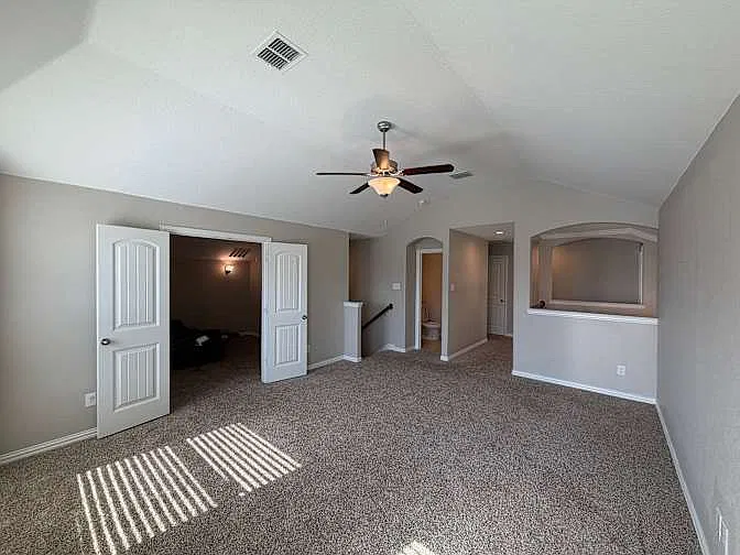 4 bed, 3001 sqft, $900 — Photo 4