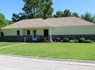 319 W Washington St, Burrton, KS 67020
