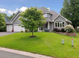 10143 Horseshoe Trl, Eden Prairie, MN 55347