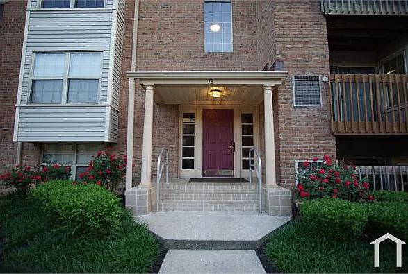 2 bed, 835 sqft, $1,557 — Photo 2