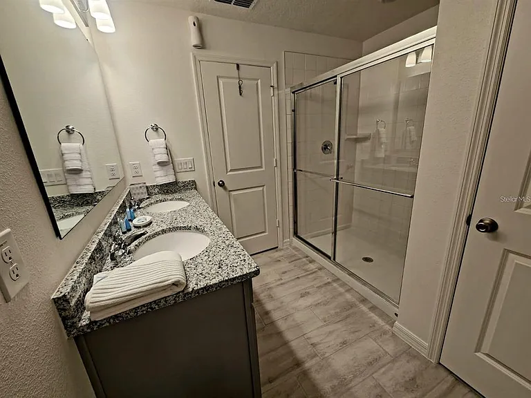 1055 Papaya Cir — Photo 14
