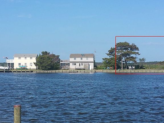 boundaries of lot