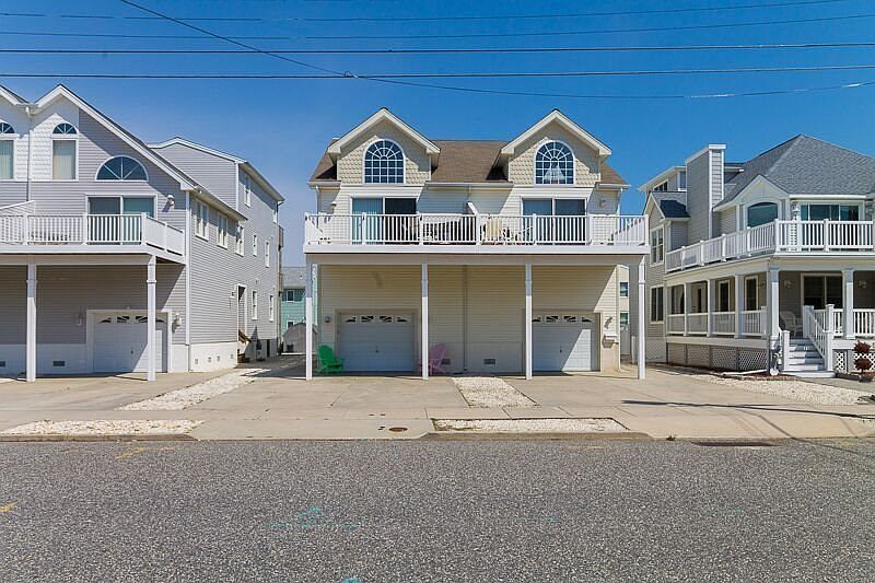 1st image of 131 52nd St #W