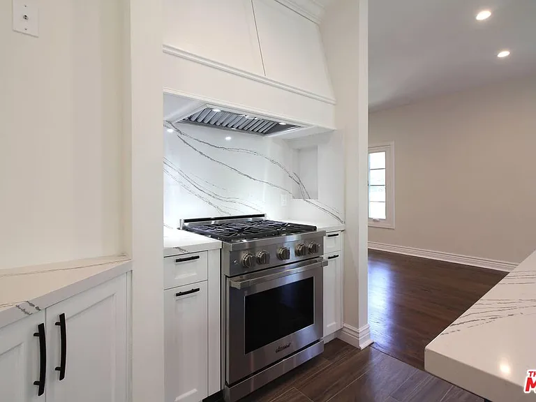 442 S Roxbury Dr #A — Photo 13