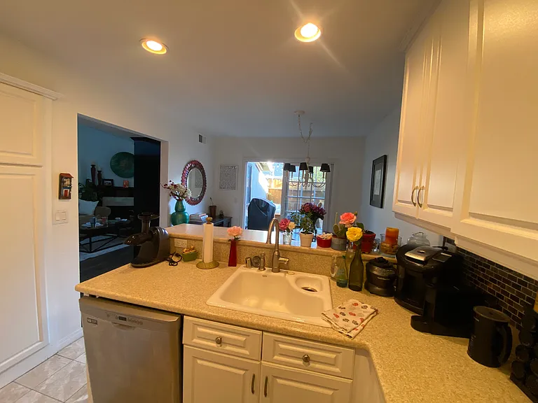 345 University Dr #D4 — Photo 10