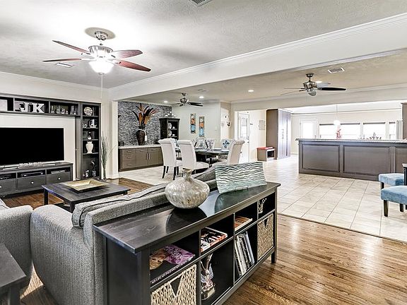 4th image of 6034 Hornwood Dr