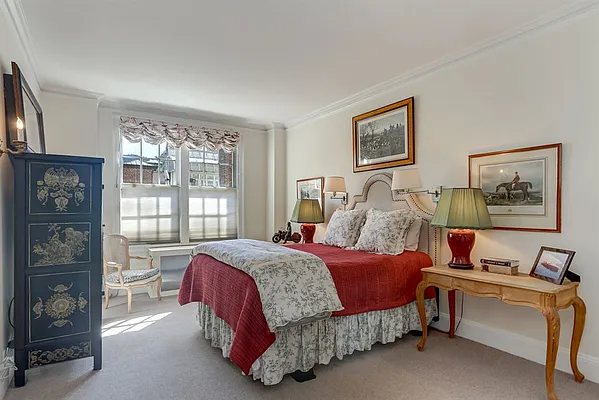 Sold by Corcoran | media 8