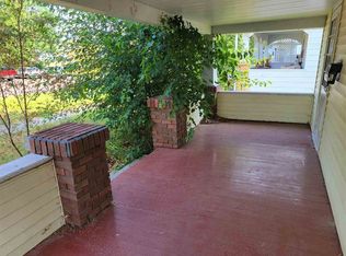 903 W 1st St, Mccook, NE 69001
