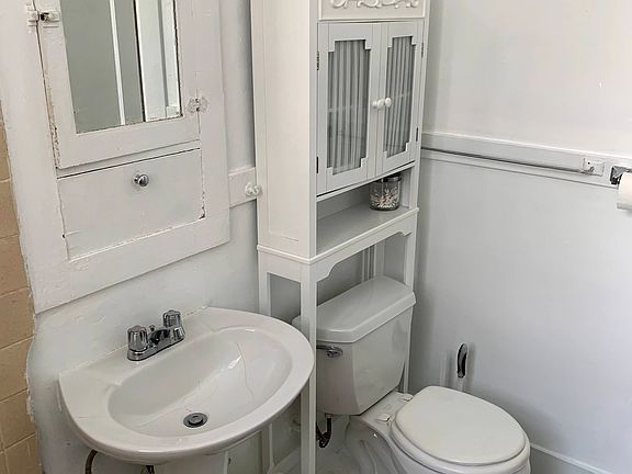 5th image of 3565 Fillmore St #207