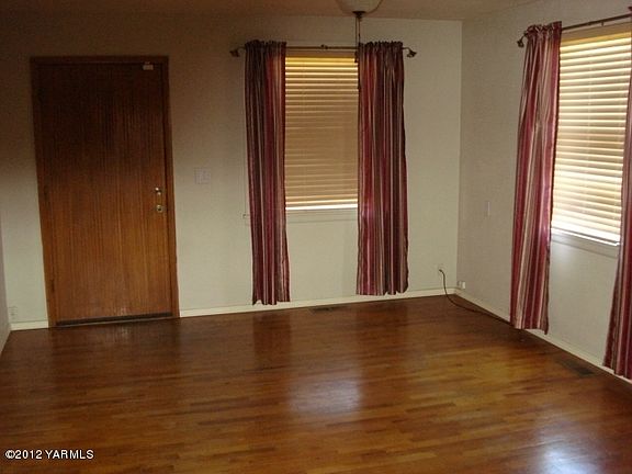 2nd image of 806 Blackburn St