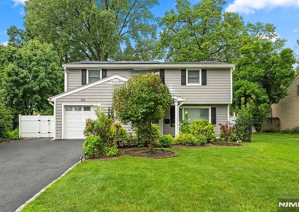 202 Henmarken Dr