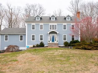 359 Cedarwood Dr, Orange, CT 06477