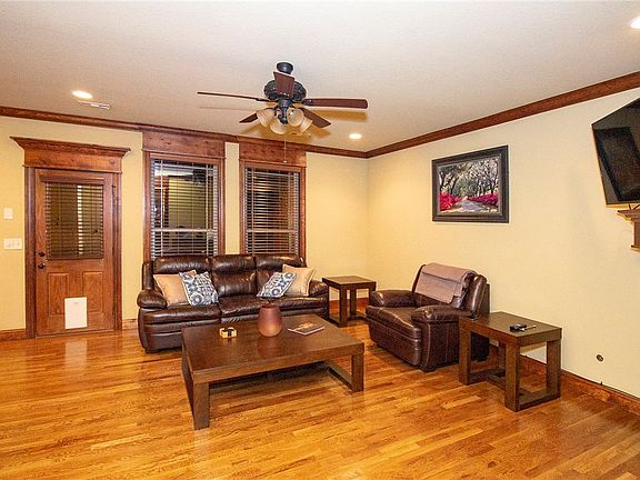 4th image of 5608 Murfield Dr