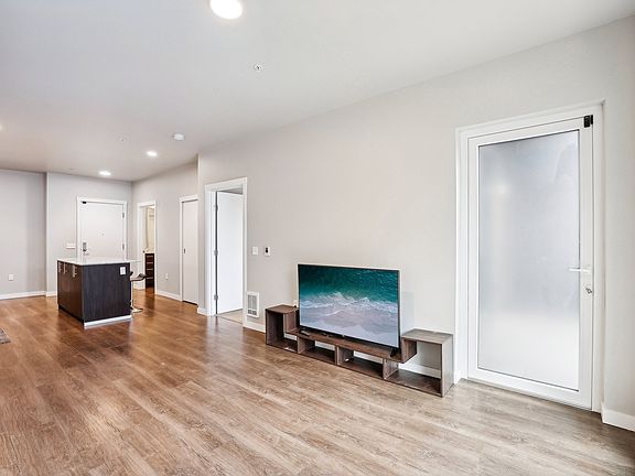 5th image of 1085 103rd Ave NE APT 117