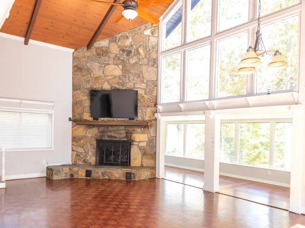 505 Adams Rd, Gatlinburg, TN 37738