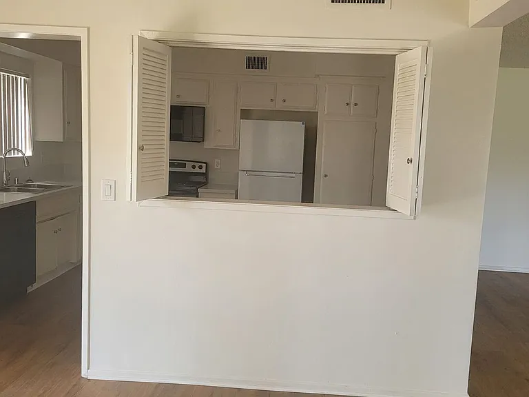 100 - Kimberly Apartments — Photo 22