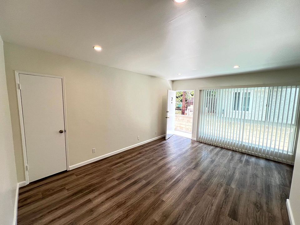 1st image of 2408 Ocean Park Blvd APT 2