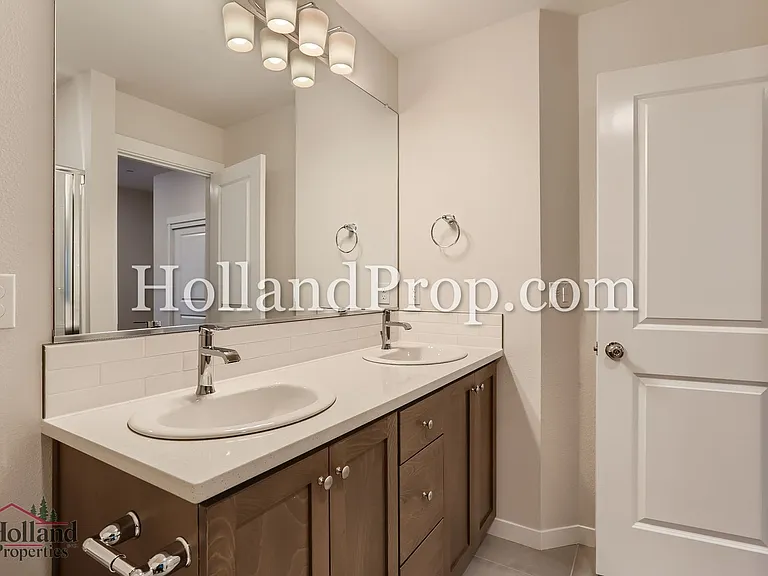 15974 NW Hosmer Ln — Photo 17