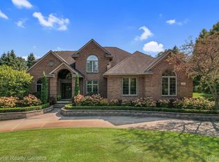 2860 Canterbury Ct, Milford, MI