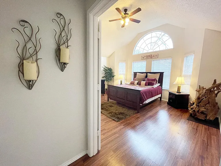 8306 Trail Lake Dr — Photo 10