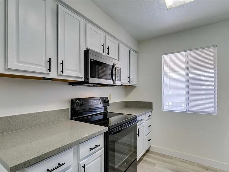 5260 River Glen Dr #268 — Photo 21